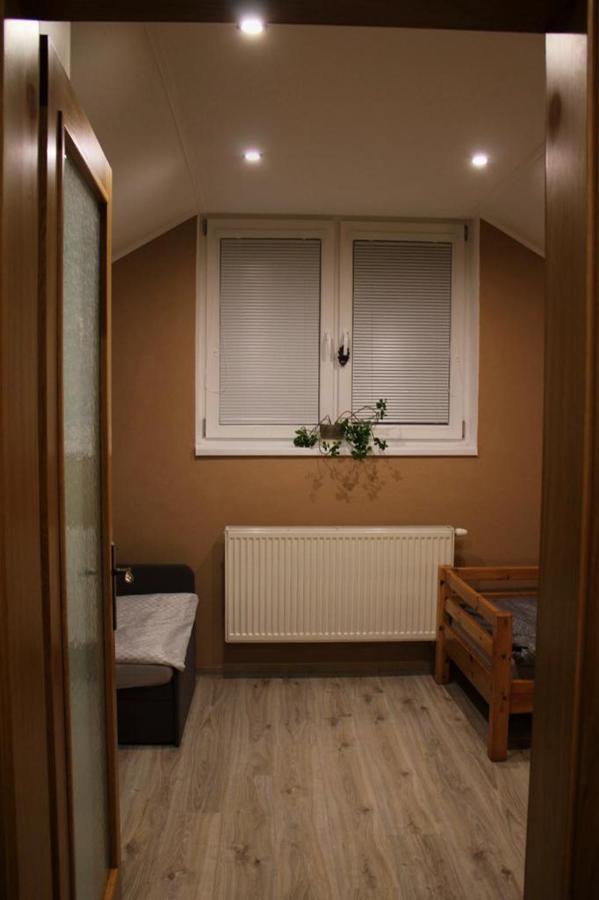 Prijemny Podkrovny Byt V Srdci Dechtic Dechtice Exterior photo